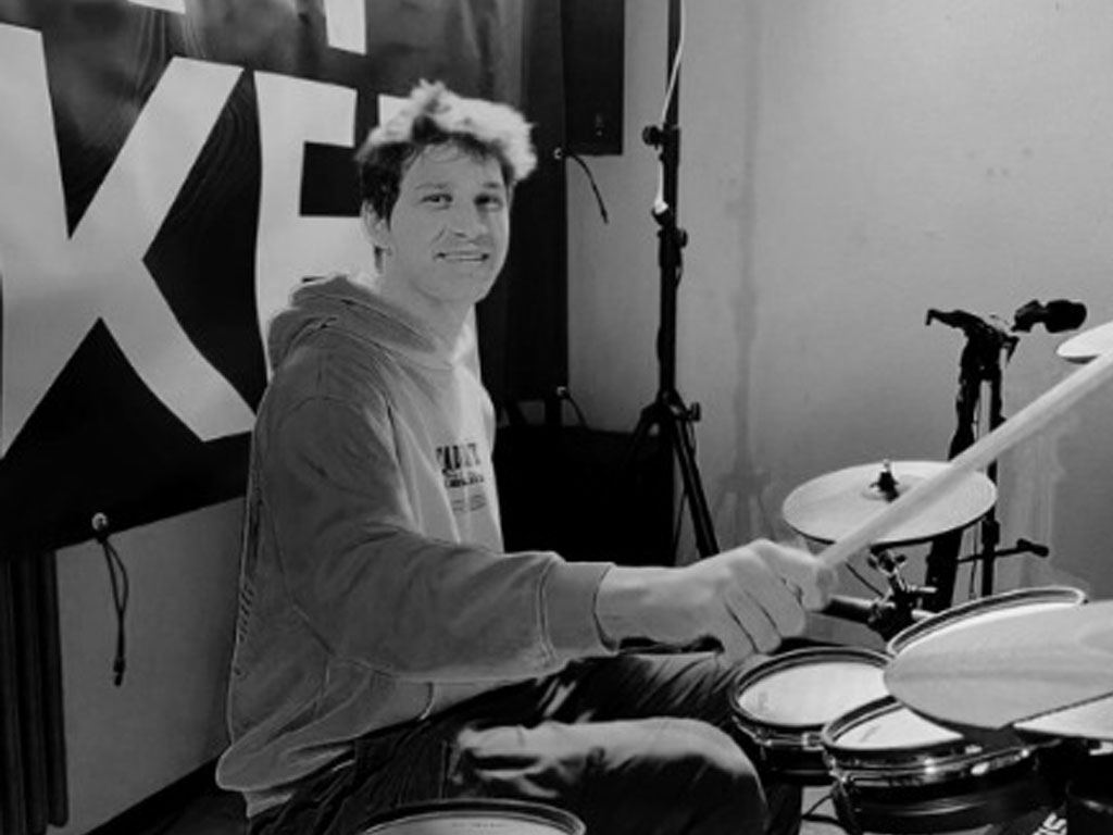 Empty Pocket Coverband - Linus